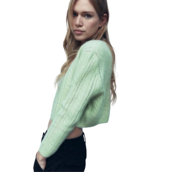 Zara wool/Alpaca crop knit sweater in light green.
Size medium, NWOT - Picture 5 of 10